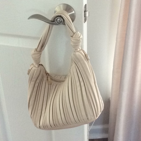 Urban Expressions Handbags - Buttery soft Urban Expression cream handbag.